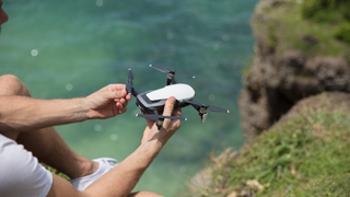 DJI Mavic Air: un dron supercompacto que graba video 4K y alcanza los 70 km/h<em></em>